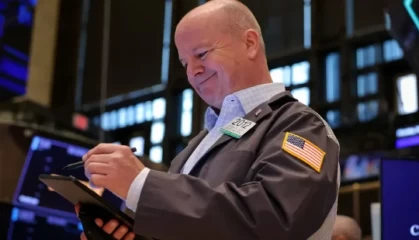 收盘：本周标普指数上涨5.3% 经贸会谈成果提振市场