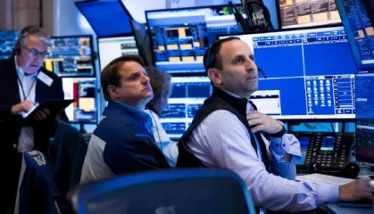 尾盘：道指小幅下滑 标普再创盘中新高