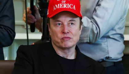 马斯克打破淡出政坛誓言 特斯拉股价再遭重创