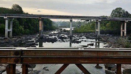 泰柬举行停火谈判，如双方达成一致，将在中午签署相关协议