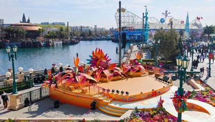 跨界合作“原神”餐厅首次开放,北京环球度假区上新线下场景体验