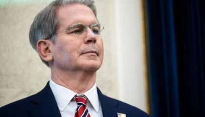 美国财长贝森特淡化特朗普提前提名美联储主席的猜测