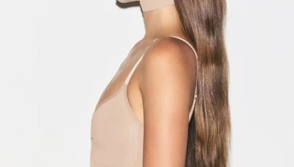 靠塑脸衣收割流量的Skims闯入中国运动服红海