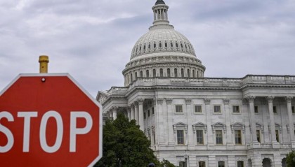 “停摆”还买豪华公务机？美国民主党人痛批政府