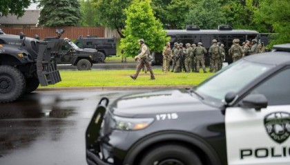 枪手假冒警察入室行凶 明尼苏达两名民主党州议员遭“有针对性”暗杀