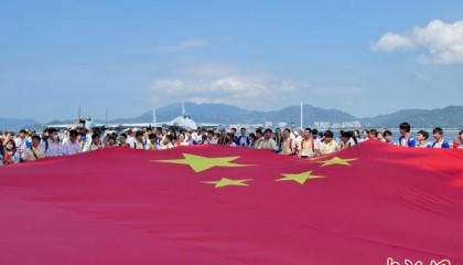 同护一面旗，共唱一首歌——山东舰官兵与香港青少年交流互动侧记