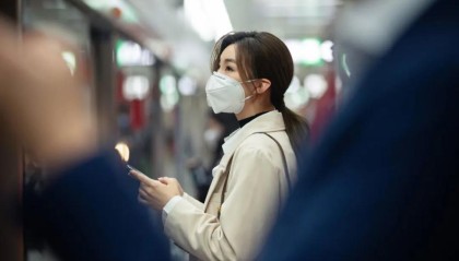 新冠再来袭专家提醒:当前正处于小波峰