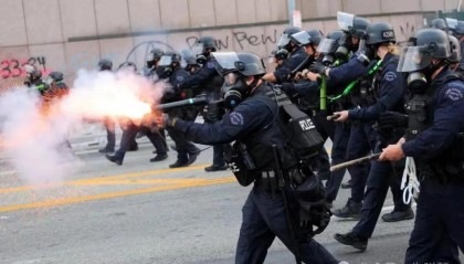 牛弹琴：美国“内战”开始了