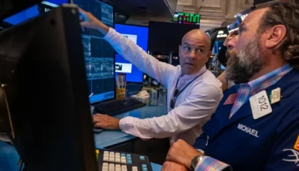 午盘：美股涨跌不一 道指下跌逾100点