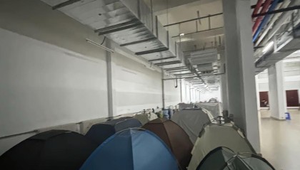 吉林大学学生因宿舍太热支帐篷过夜，校方回应：电路问题暂无法装空调