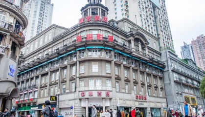 老牌零售巨头宣布已关30家大卖场，学习胖东来一年多，近三个季度仍亏5.8亿元