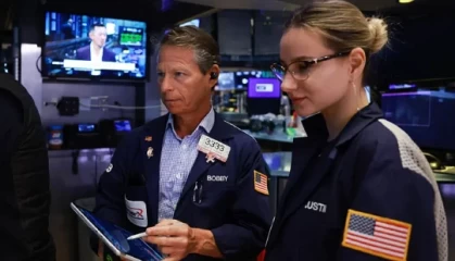 早盘：美股继续上扬 道指涨约200点