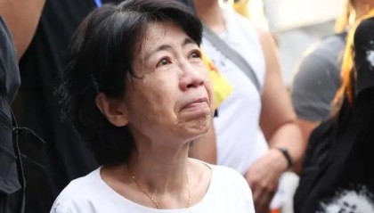 柯文哲妻子：家中可动用的钱已用完，要跟小姑子和婆婆借