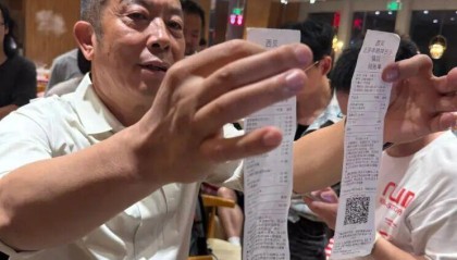 记者实探西贝后厨，厨师长谈罗永浩点的烤鱼：需门店二次切配等，不是加热即食