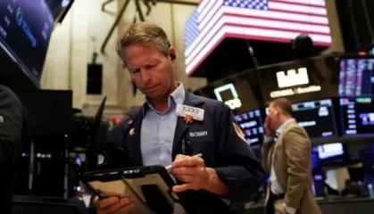 尾盘：三大股指悉数走低 科技股领跌