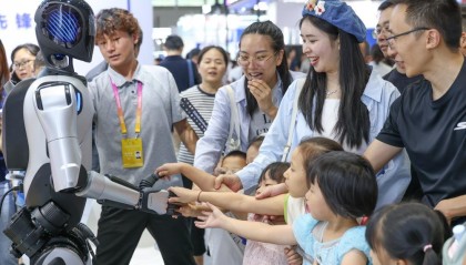 好评中国丨“智能经济”势如破竹为经济注入“智慧芯”