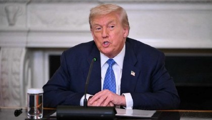 特朗普威胁不向联邦雇员补发政府停摆期间的薪水