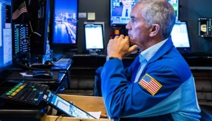 午盘：美股涨跌不一 道指下跌180点