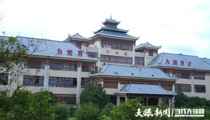 洪峰中托起的高考梦