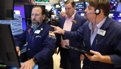 尾盘：美股涨跌不一 道指涨240点