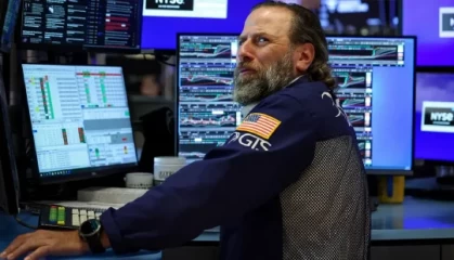 收盘：美股周一收跌 市场等待英伟达财报