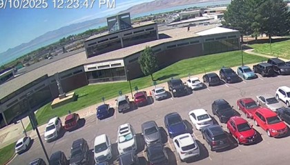 悬赏10万美元、新视频公布，全美搜捕特朗普盟友枪杀案凶手