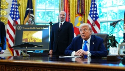 微软等公司警告H-1B签证持有者避免境外旅行